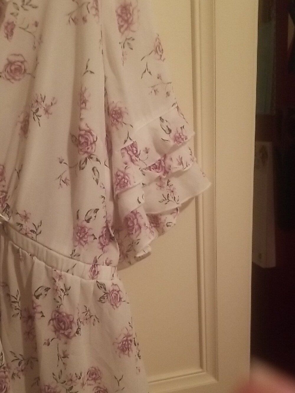 torrid White Floral Ruffle Wrap Blouse 2 - Picture 5 of 7